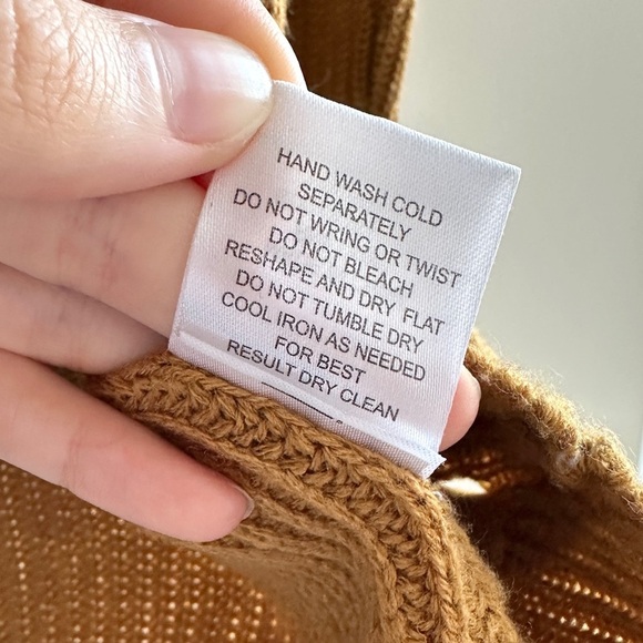 Pink Rose Gold Cable Knit Sweater, Crewneck Sweater, Size Medium - Picture 11 of 16